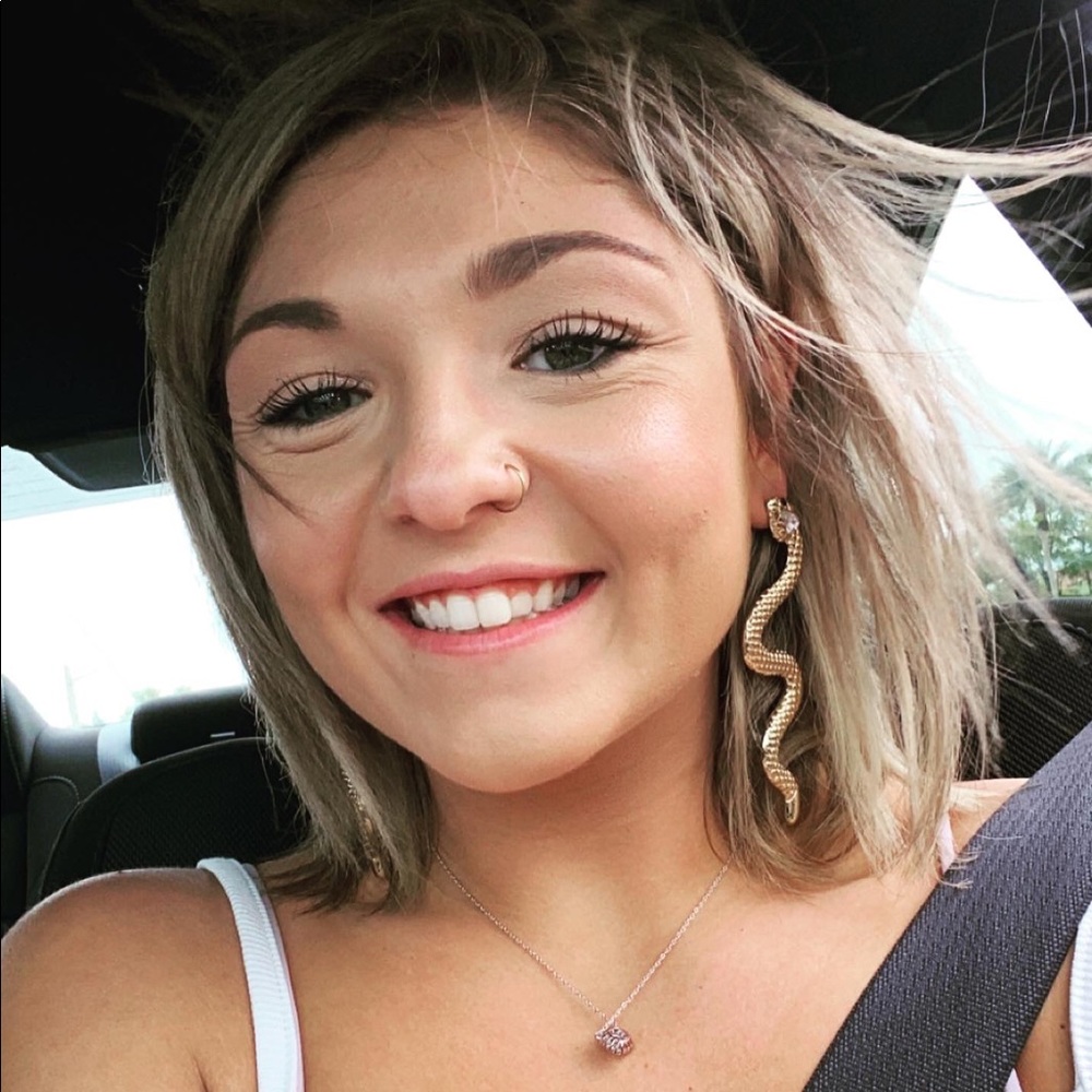 Meet your Posher, Emma